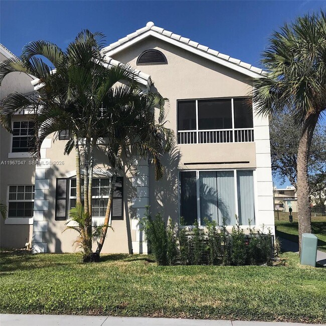 Building Photo - 2841 N Oakland Forest Dr