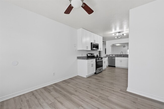 Building Photo - 9111 Grand Villa Ln