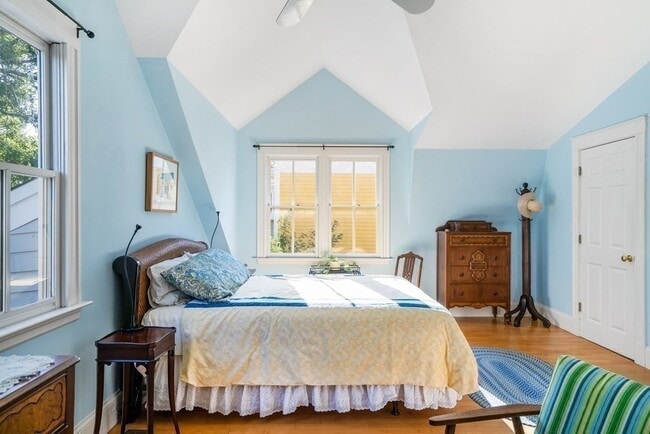 Building Photo - 381 Huron Ave