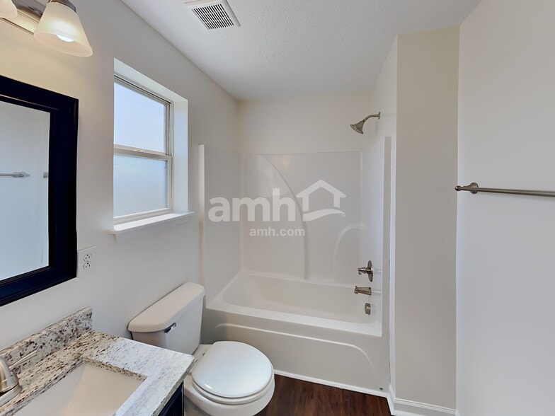 Building Photo - 1133 Halverson Dr