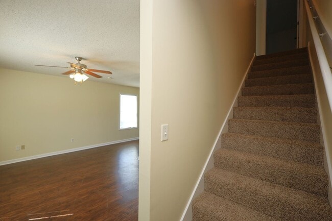 Building Photo - 1801-B Chestnut Dr.