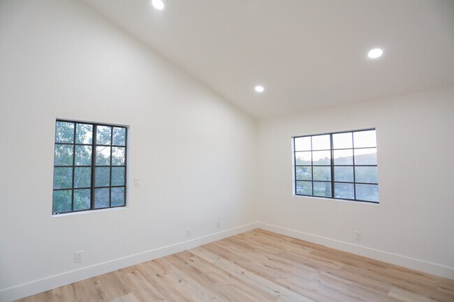 Building Photo - 2737 Chadwick Cir