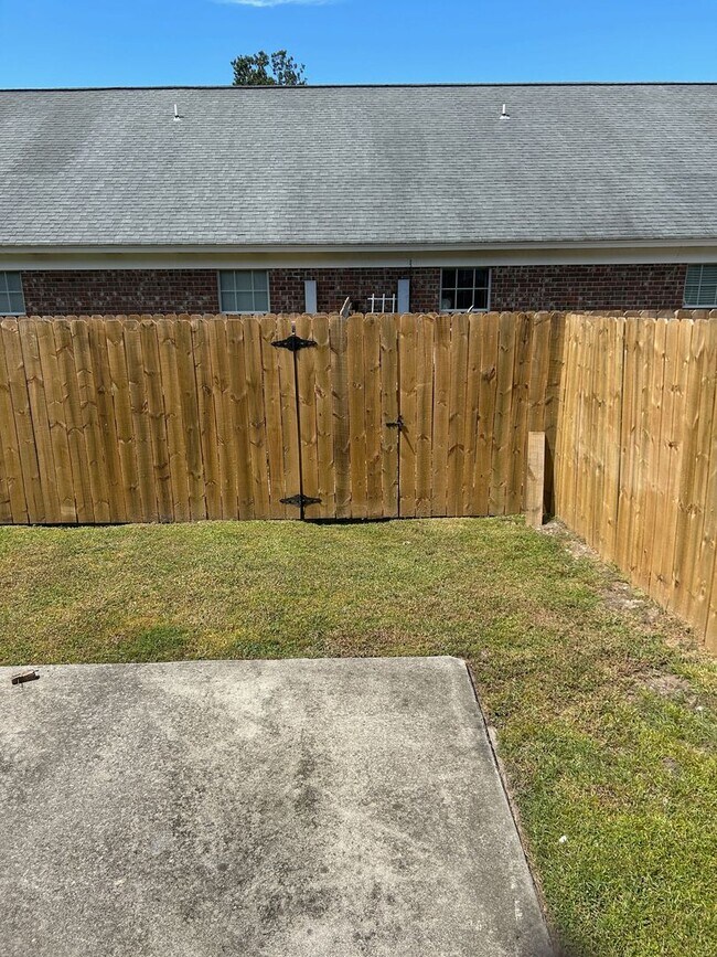 Building Photo - Mohawk Trail Townhomes-Southside Savannah