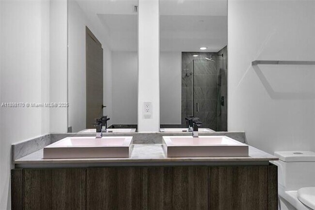 Building Photo - 801 S Miami Ave