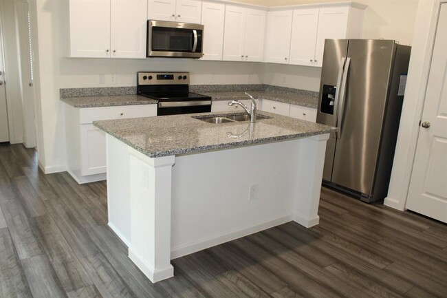 Building Photo - 6416 Bishop Dr
