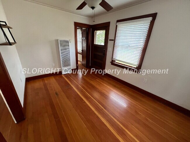 Building Photo - AVAILABLE APRIL- Charming 1 Bedroom/ 1 Bath