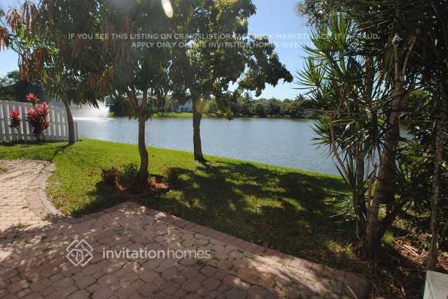 Building Photo - 889 NW 97th Ave