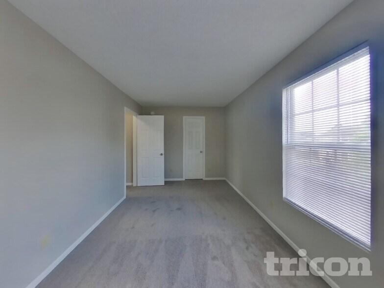 Building Photo - 8243 S Rising Sun Dr