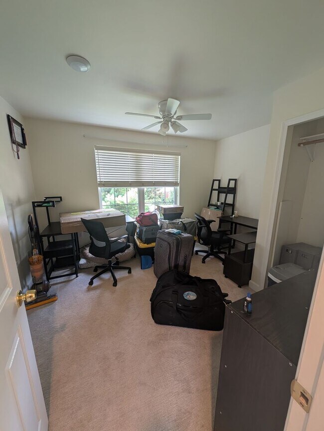 Building Photo - Lovely 4BR/3BA single family home with attached garage located in Montgomery County.