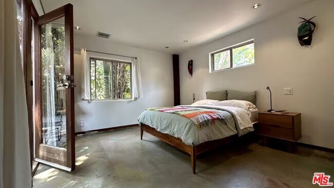 Building Photo - 3617 Maplewood Ave