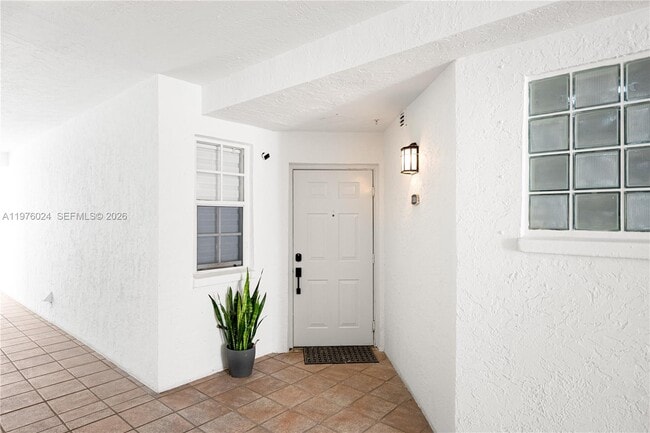 Building Photo - 3255 NE 184th St