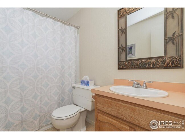 Building Photo - Charming 4-Bedroom Ranch in Prime Location...