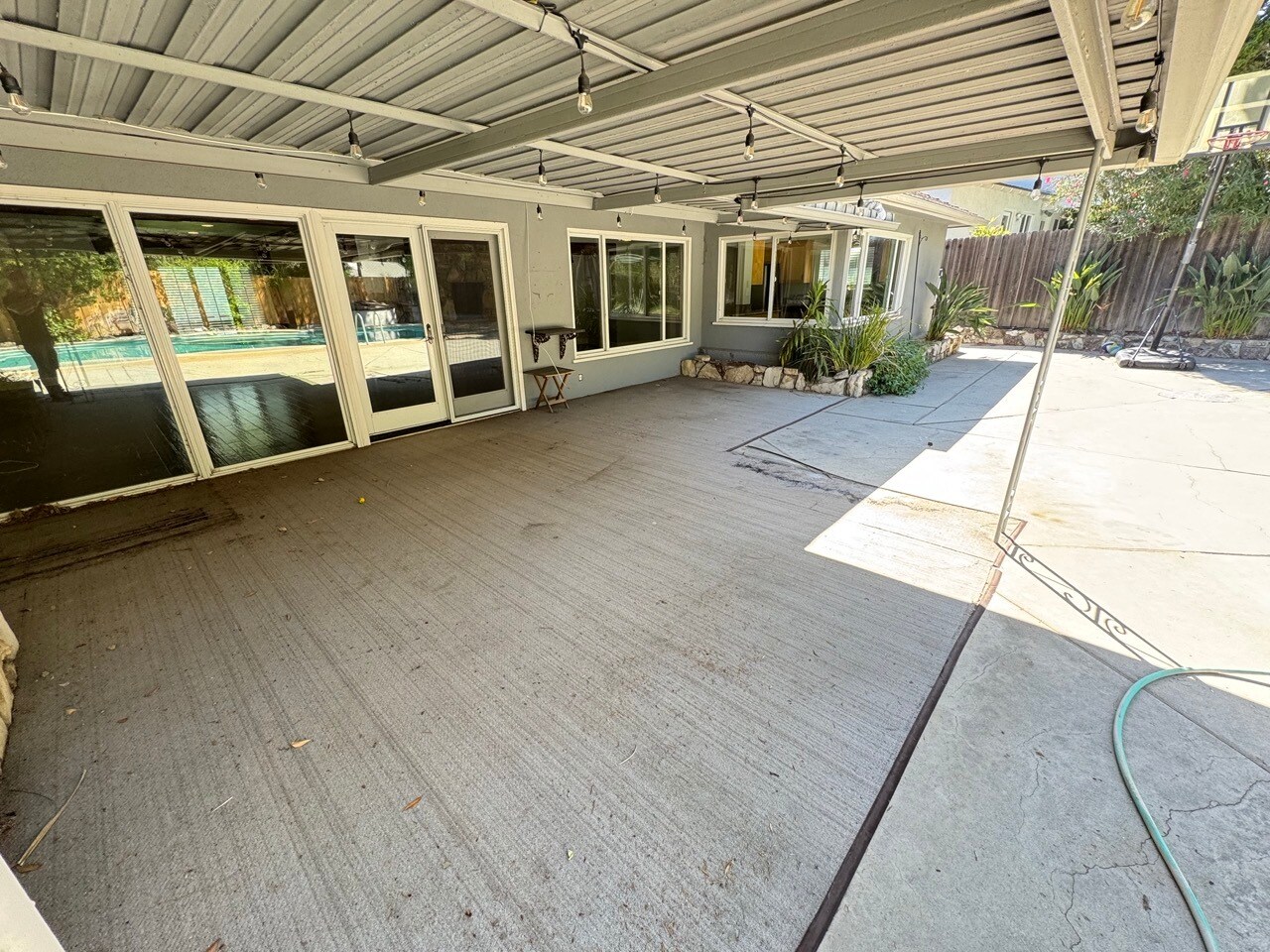 Building Photo - 3957 Woodfield Dr