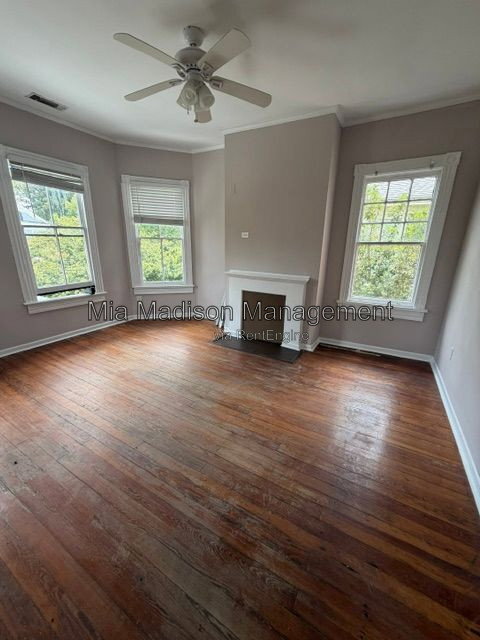 Building Photo - 305 W 39th St
