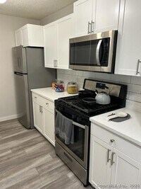 Building Photo - 100 Glenbrook Rd