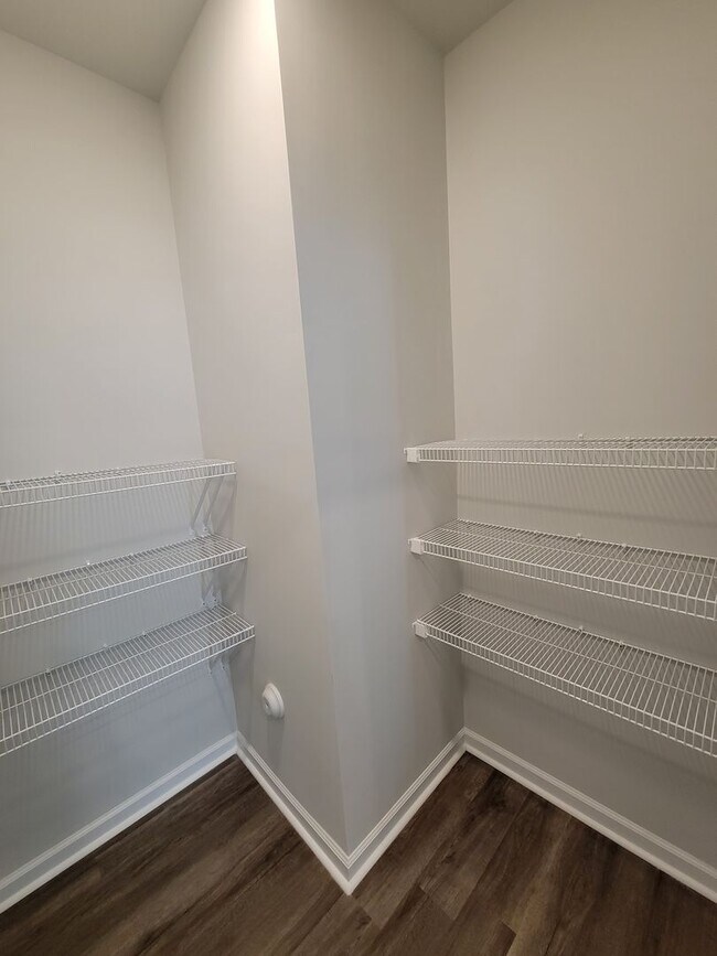 Building Photo - Gorgeous Newer Construction In Sneads Ferry!!