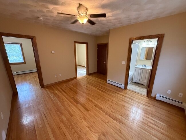 Primary Photo - 132 Hall St