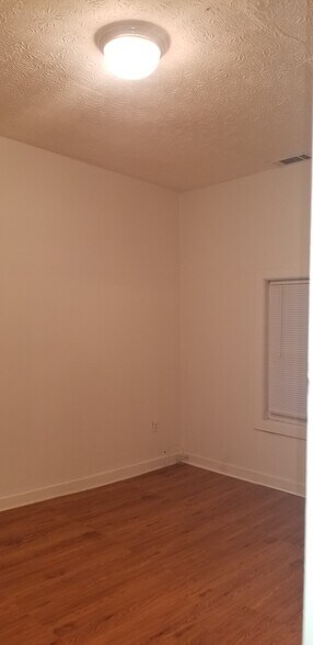Nes floor - 615 N 17th St