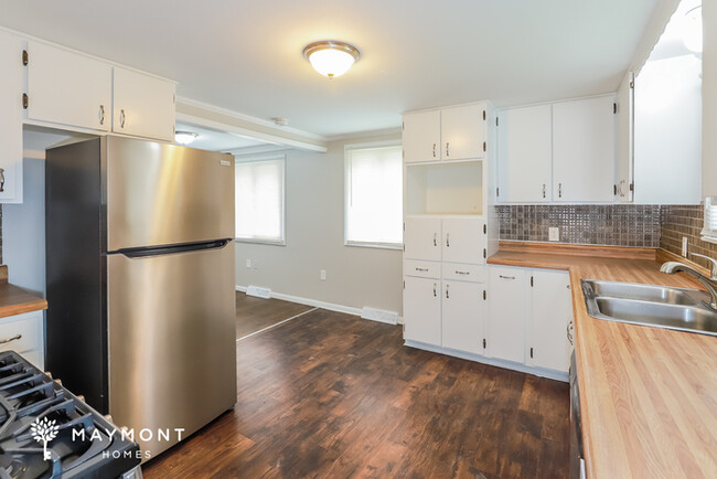 Building Photo - 3-Bedroom Home with Spacious Living Area
