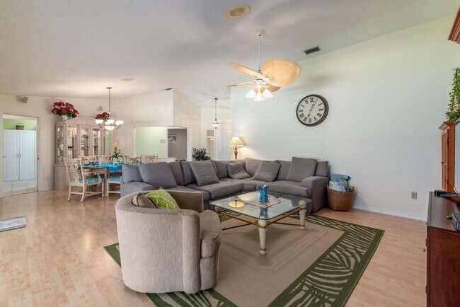 Building Photo - 2341 NW Bay Colony Ct