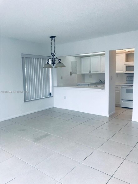 Building Photo - 17600 NW 68th Ave