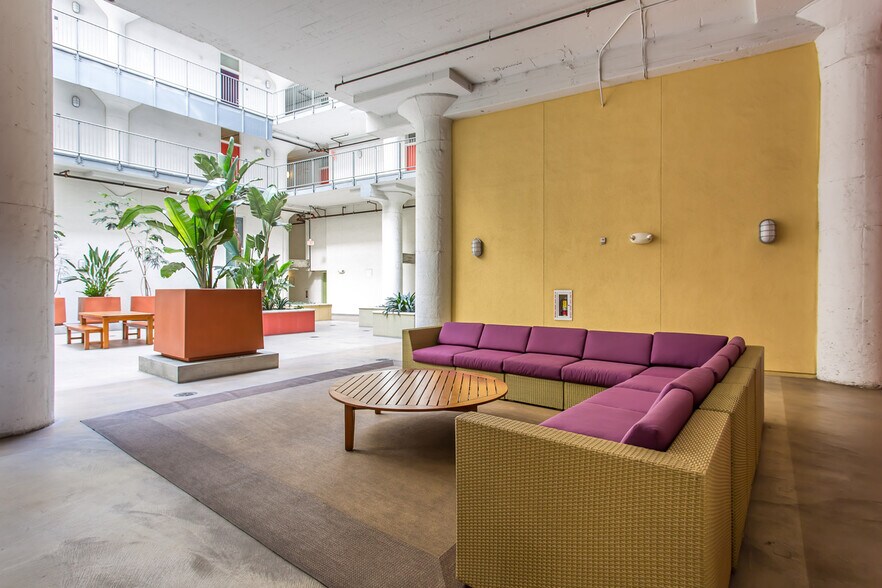 Building Photo - 200 N San Fernando Rd