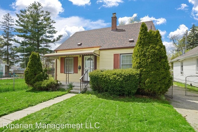 Building Photo - 2 br, 1 bath House - 22063 Cushing Ave