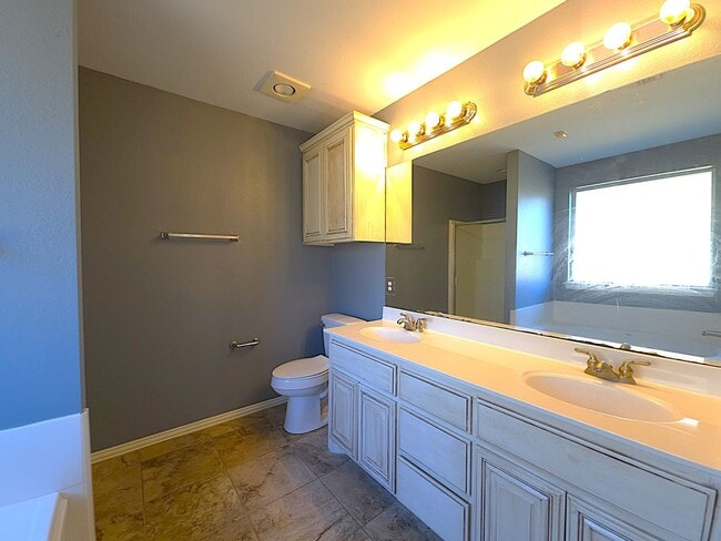 Building Photo - 3323 Mugsy Dr