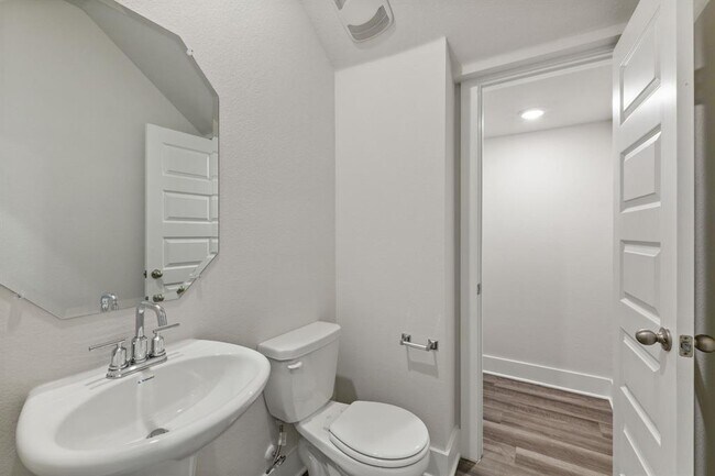 Building Photo - 7103 Travertine Spring Dr