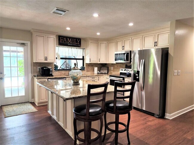 Building Photo - 3104 Clovewood Pl