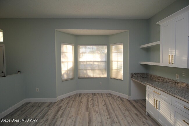 Building Photo - 817 Potomac Dr