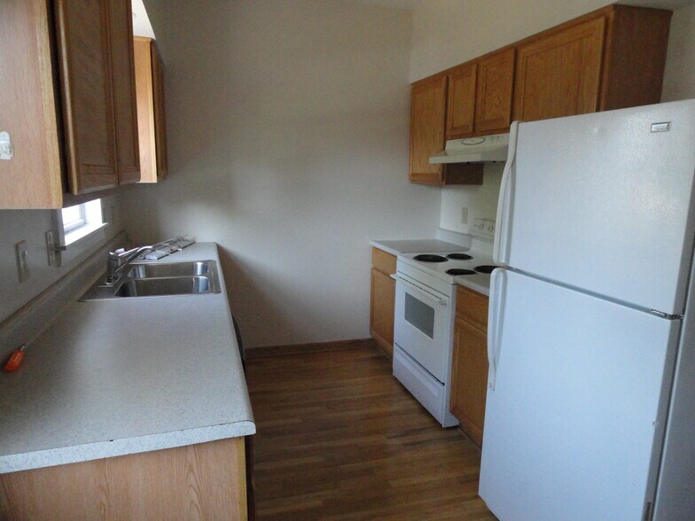 Primary Photo - 57 E Patterson Ave