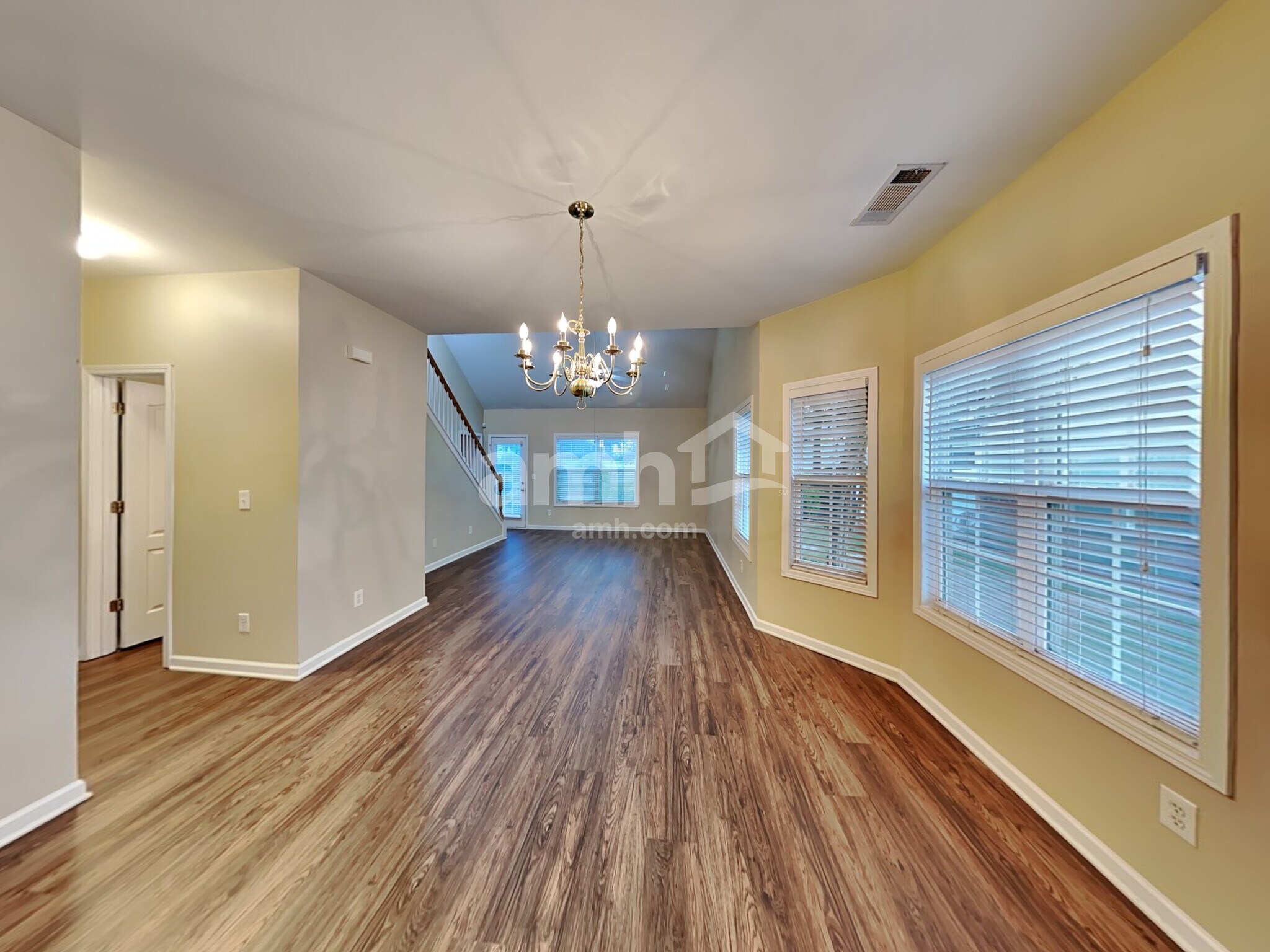 Building Photo - 2341 Suwanee Pointe Dr