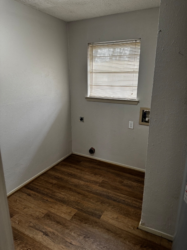 Building Photo - 15712 Top Ct