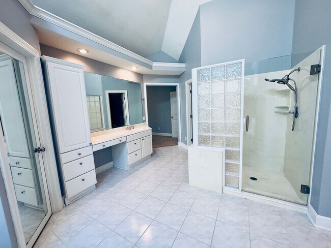 Building Photo - {6411} Enchanted Lake Estates + Updated Kitchen, Fresh Paint Throughout +  Main Floor Primary Bed...