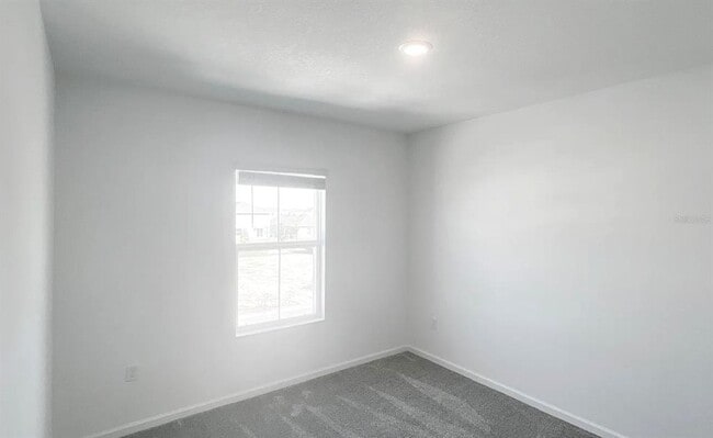 Building Photo - 2562 Skyline Lp