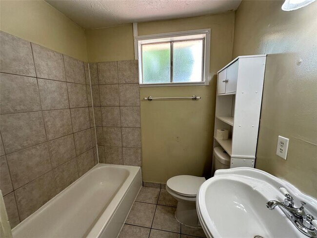 Building Photo - 10238 Torrington Ln