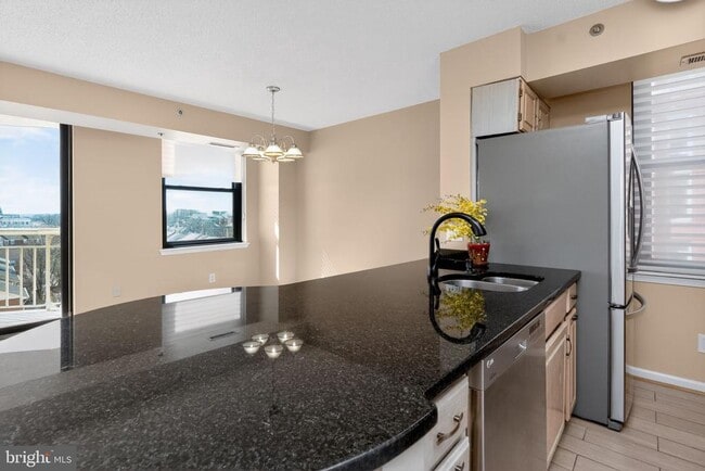 Building Photo - 1200 Braddock Pl