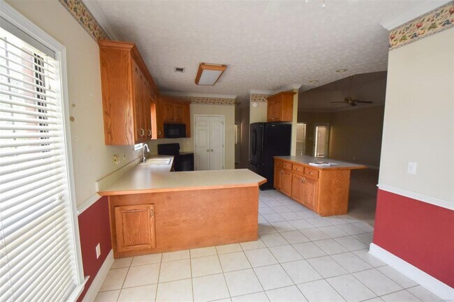 Building Photo - 709 Yellowstone Dr