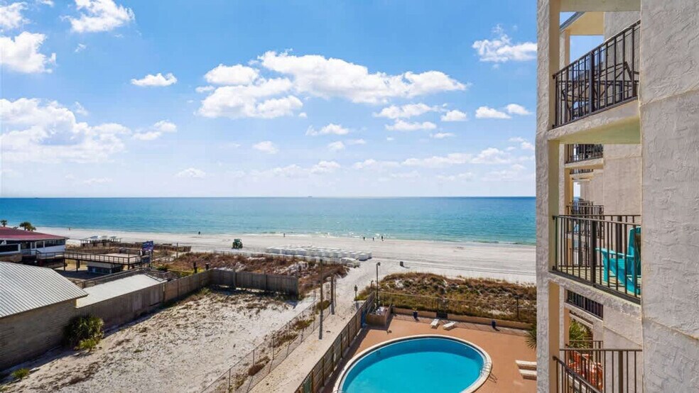 Building Photo - 8815 Thomas Dr