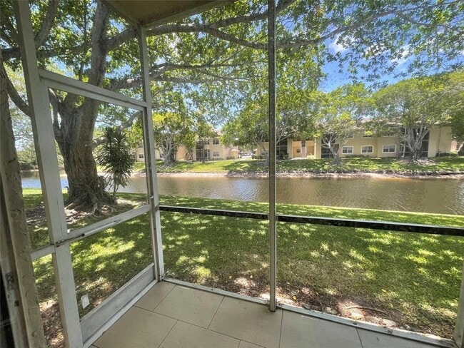 Building Photo - 640 Cypress Club Way