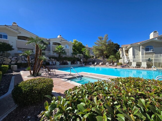 Building Photo - A Fabulous 2 Bedroom Condo with a Garage in the Heart of Summerlin!!!