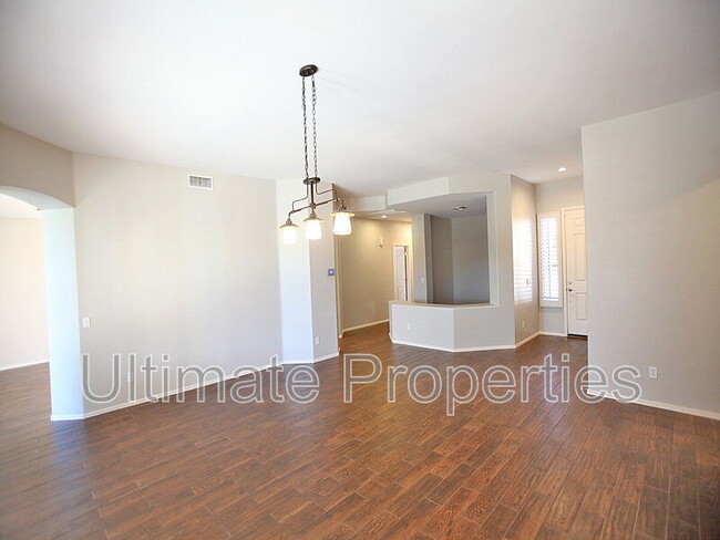 Building Photo - 8711 W Bajada Rd