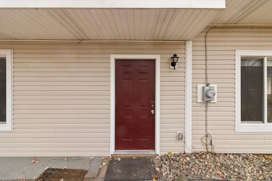 Building Photo - 671 W Clark Rd