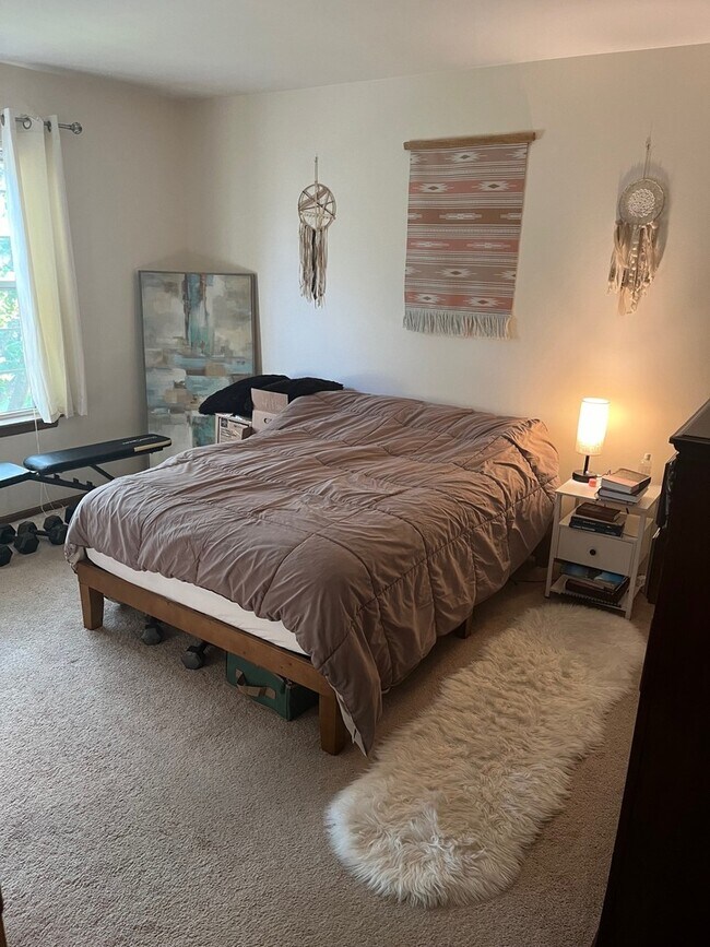 Building Photo - 652 Mallard Ct