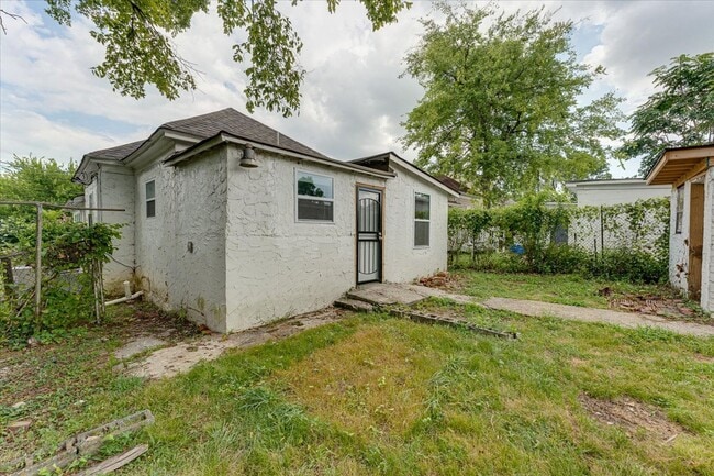 Building Photo - Charming Craftsman Bungalow — 727?N?Holly?...