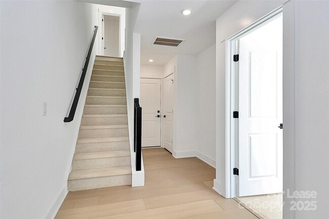 Building Photo - 1103 Kokomo Ln