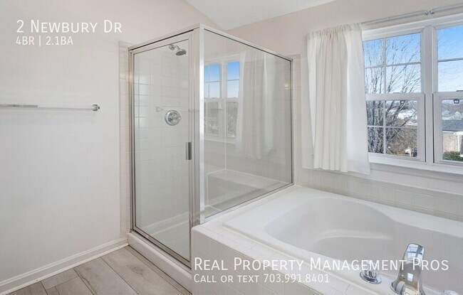 Building Photo - 2 Newbury Dr