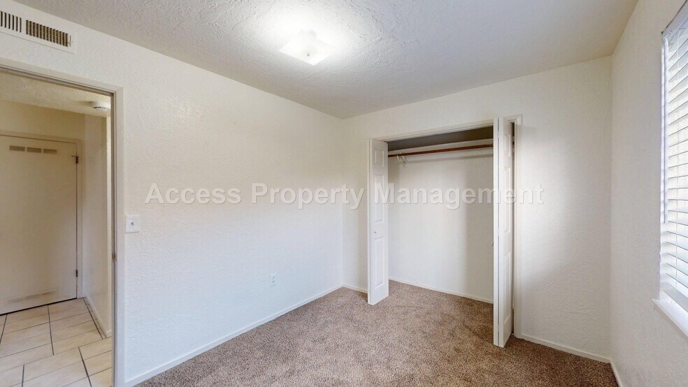 Building Photo - 709 2nd St