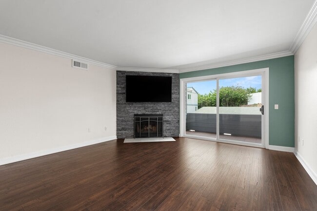 Building Photo - MOVE IN SPECIAL- $500 off First Months Ren...